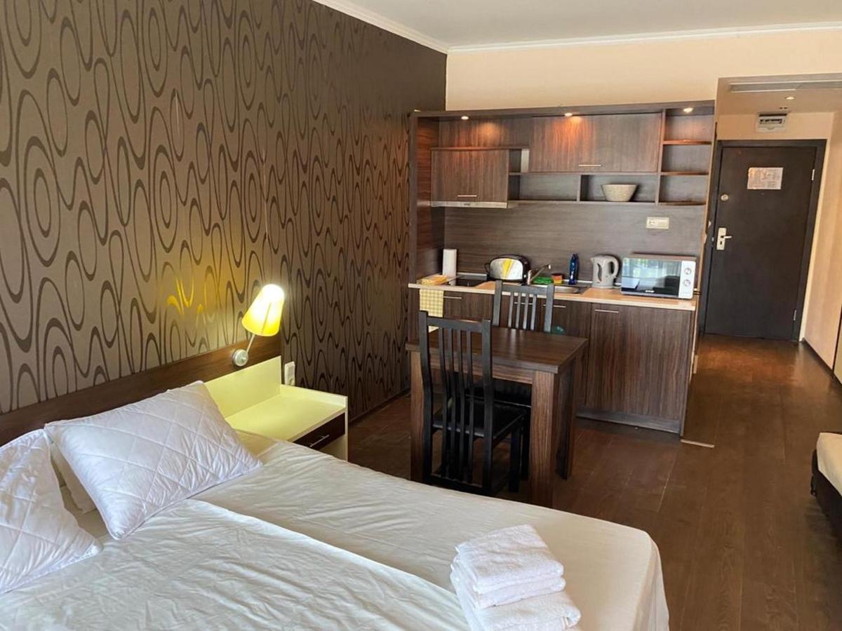Menada Apartments In Grand Hotel Sveti Vlas Bagian luar foto