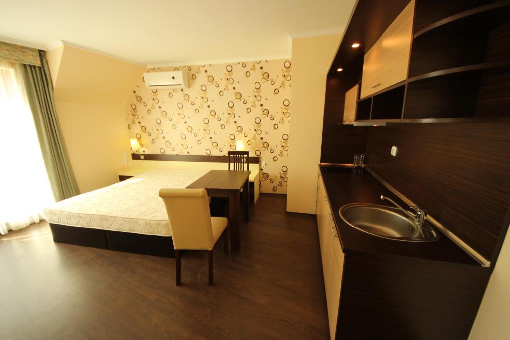 Menada Apartments In Grand Hotel Sveti Vlas Ruang foto